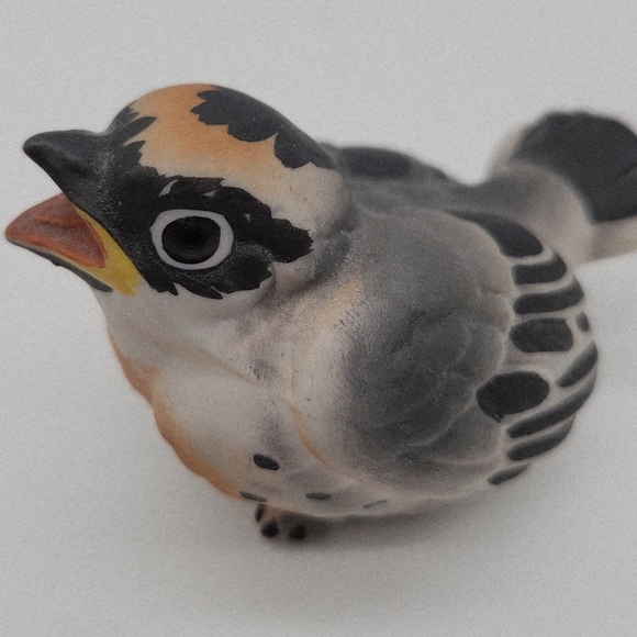 RARE Vintage Set (2) Porcelain Sparrow Figurines 2" x 2" Japan - Picture 6 of 8